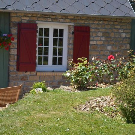 Bed and Breakfast La Pichonniere Isigny-le-Buat Экстерьер фото