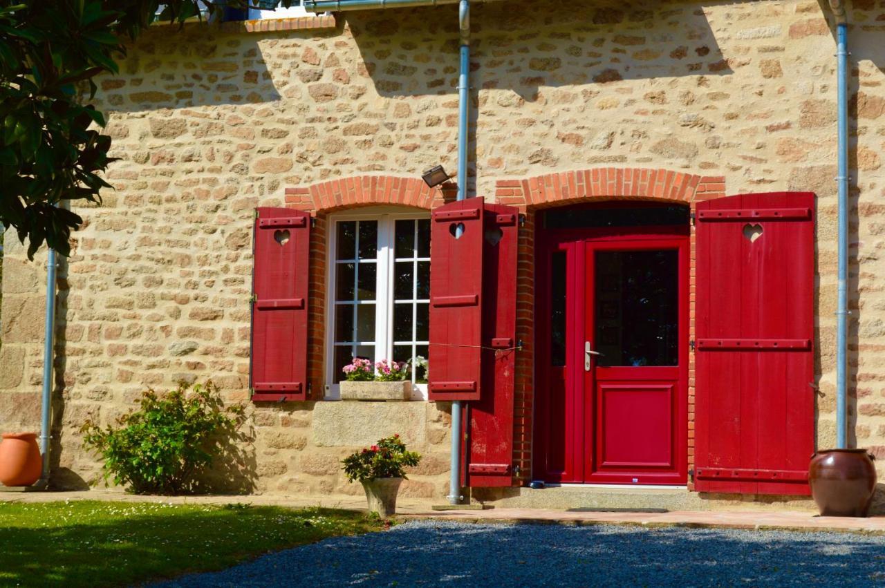 Bed and Breakfast La Pichonniere Isigny-le-Buat Экстерьер фото