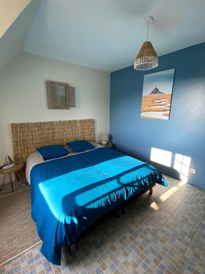 Bed and Breakfast La Pichonniere Isigny-le-Buat Экстерьер фото