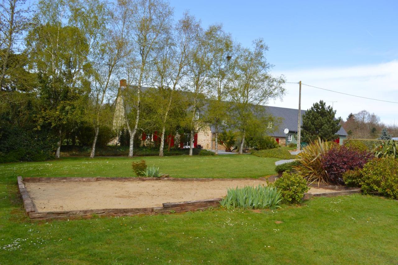 Bed and Breakfast La Pichonniere Isigny-le-Buat Экстерьер фото