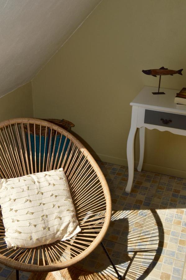 Bed and Breakfast La Pichonniere Isigny-le-Buat Экстерьер фото
