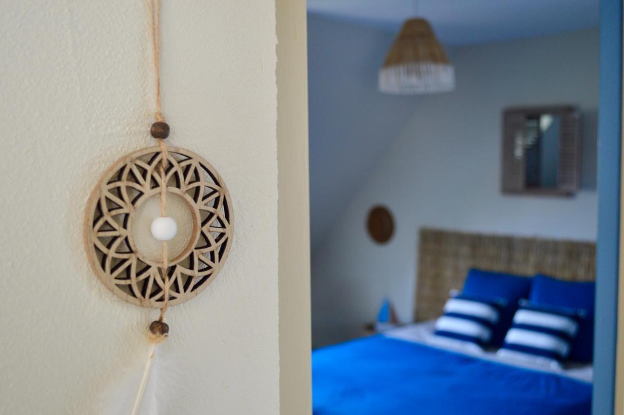 Bed and Breakfast La Pichonniere Isigny-le-Buat Экстерьер фото