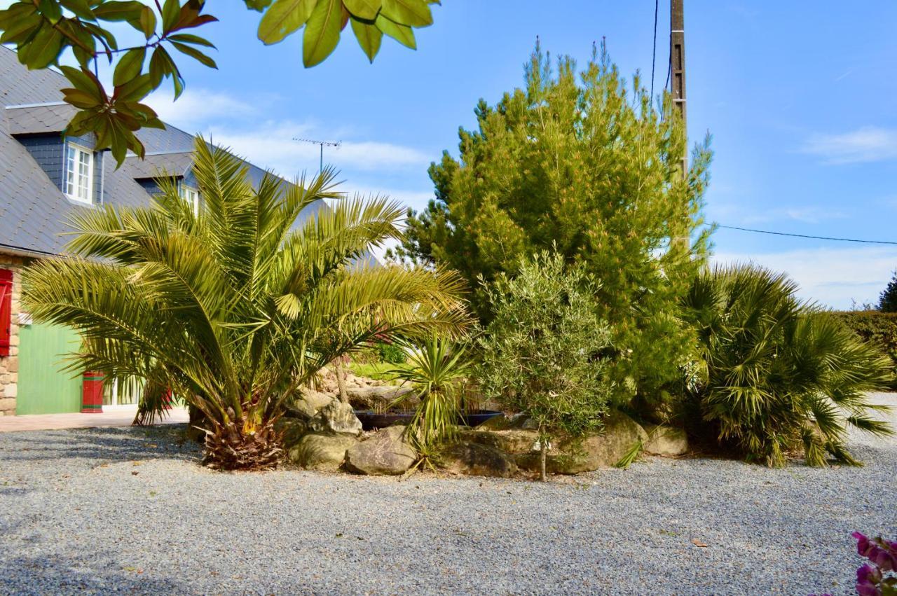 Bed and Breakfast La Pichonniere Isigny-le-Buat Экстерьер фото