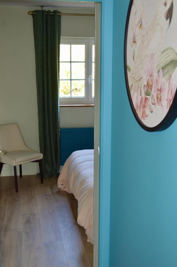 Bed and Breakfast La Pichonniere Isigny-le-Buat Экстерьер фото